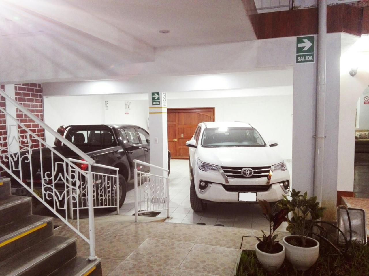 Casa Kuelap Hostal チャチャポヤス エクステリア 写真
